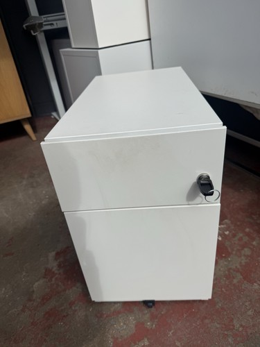 White metal slim office - white,