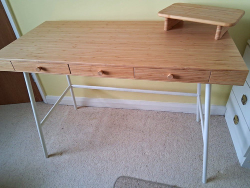 Light wood computer - light,