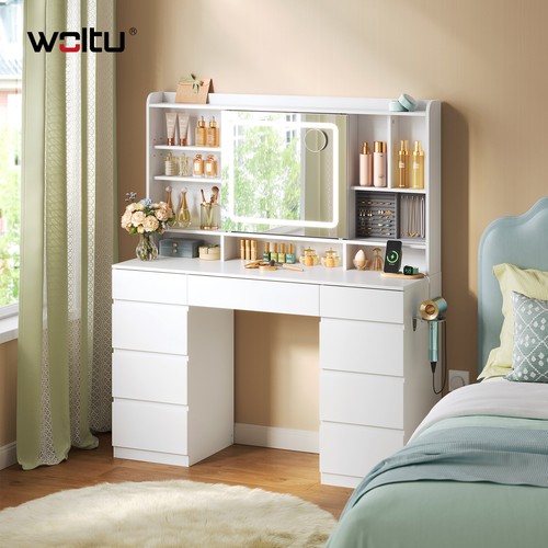 White dressing table with - table,