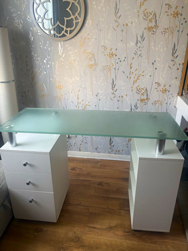 White clear glass top computer - top,